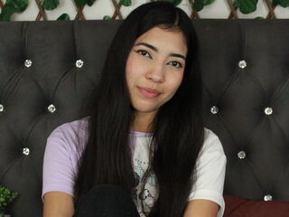 beautiful webcam girl LeaahJohnson