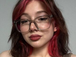 cam girl fingering pussy LessyGrayce