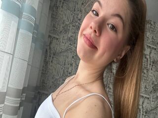 naughty cam girl masturbating LikaMoriss
