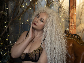 camslut topless LilitLang