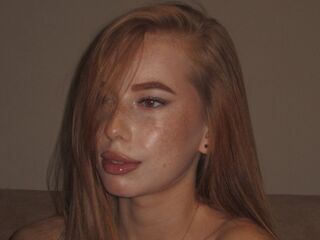 topless cam girl LisaCornerd