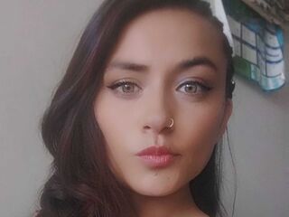 girl showing pussy LizMont