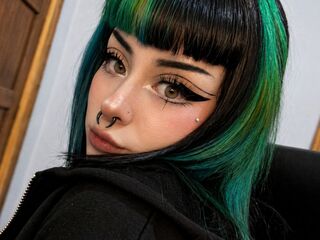 camgirl masturbating with sex toy LolaGraves