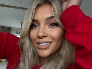 camgirl playing with sextoy LorennaRyan