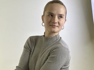 camslut topless LorrianePytko