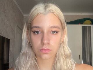 nude webcamgirl LynelleDome