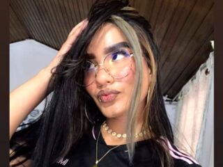 naughty cam girl masturbating MadissonVerdez