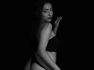 naked camgirl picture MaraLewiski