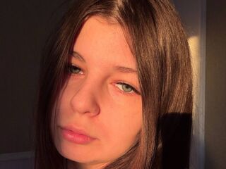 naked girl with webcam fingering MargarettJohns