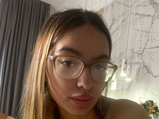 cam girl playing with dildo MarianaPollack