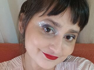 cam girl masturbating with vibrator MeLune