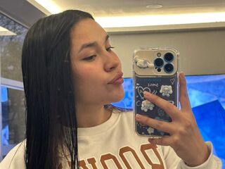 fingering camslut MiaThomp