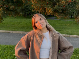 camslut webcam video MichaelaFox