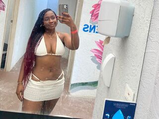 nude camgirl picture MishelDaza