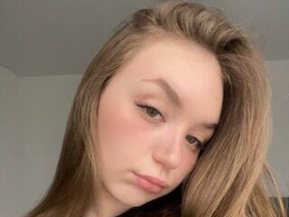 naked girl with webcam masturbating with dildo NaomiScot
