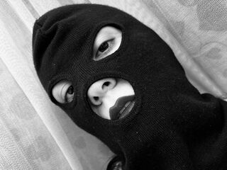 free webcam chat room RavehnBlish