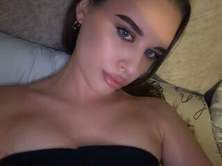 cam girl chat room RhiannonJumper