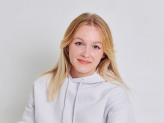 naughty cam girl masturbating with dildo RhonaBrechtel