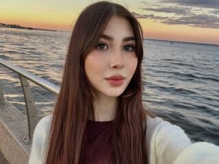naughty cam girl fingering pussy SadeLazcano