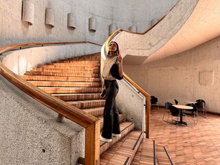 cam girl masturbating with vibrator SaraRise