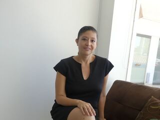 camgirl showing tits SatianaSofia
