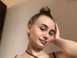 hot cam whore SofiyaWite