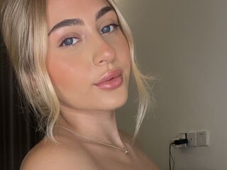 naked girl with webcam masturbating with dildo TamaraTemptation
