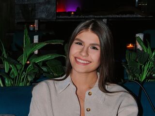 shaved pussy web cam TiaBeumer