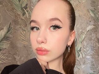 fingering camwhore VelvetForst