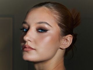 hot strip tease cam VerniaGrenon