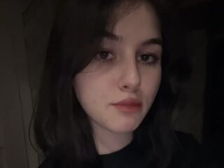 cam girl masturbating with vibrator WandaDillard