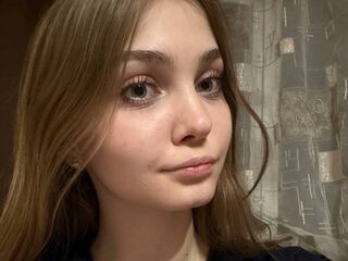 naked camgirl masturbating with dildo YiBisher