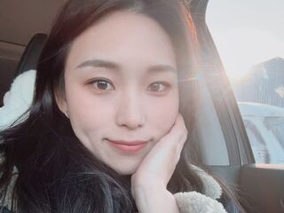 nude webcamgirl ZhiYue